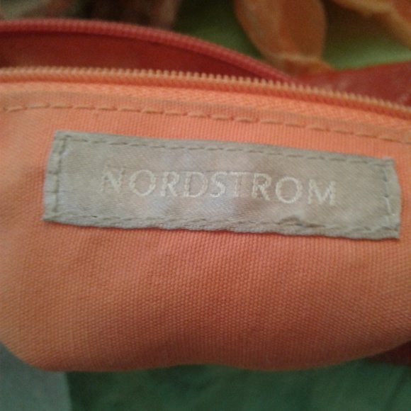 ‼️ FINAL PRICE ‼️🔶️ Nordstrom Barrel Shoulder Bag 🔶️ - Picture 7 of 9